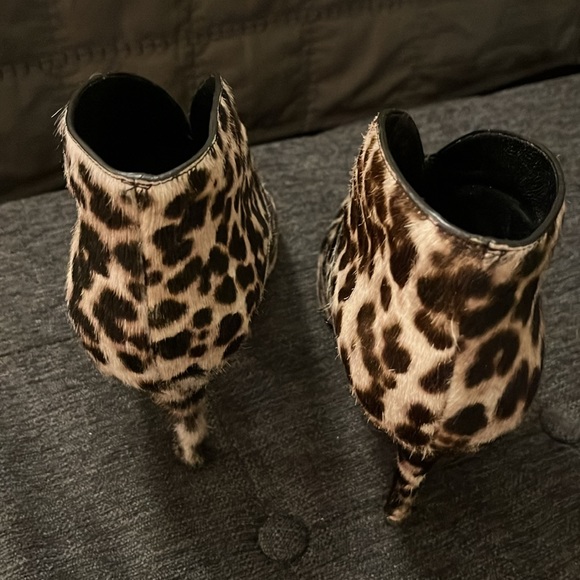 Boden Calf Hair Animal Print Booties/and shoe bag - Picture 4 of 9